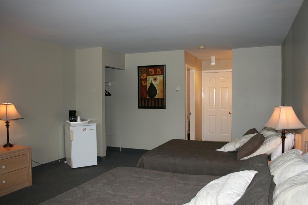 La Cuillere A Pot Hotel แซงต์-โดนาต์-เดอ-มงกาล์ม ห้อง รูปภาพ