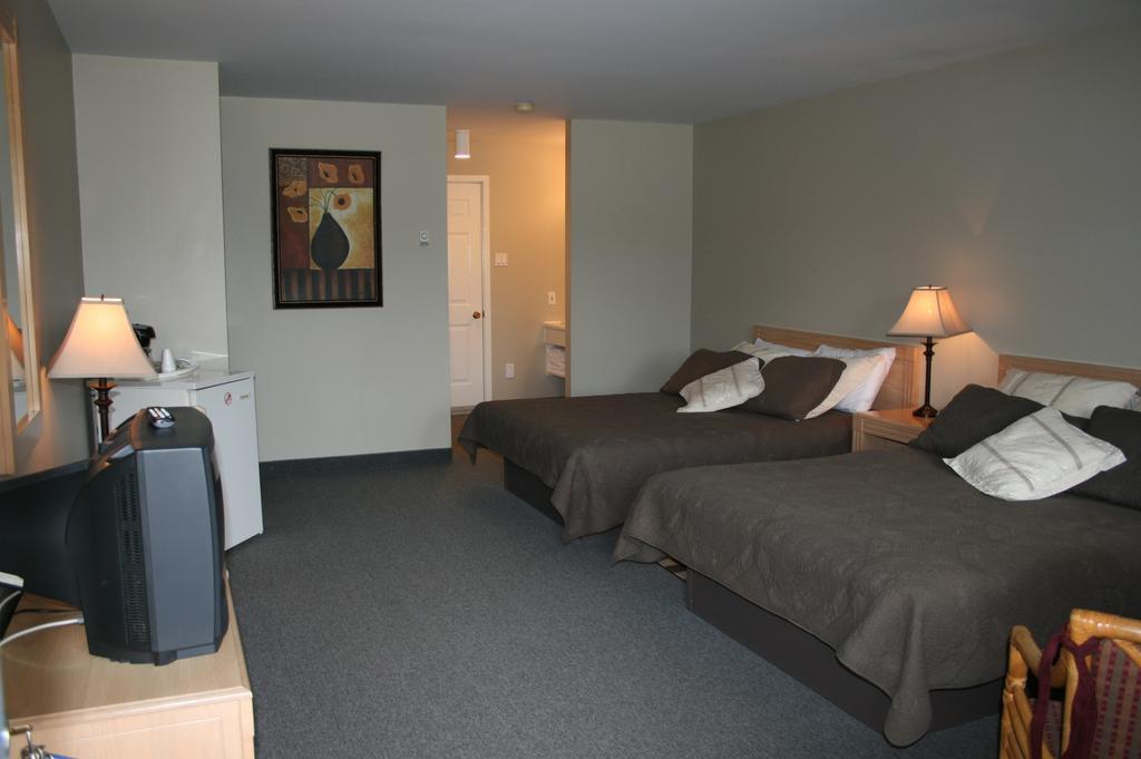 La Cuillere A Pot Hotel แซงต์-โดนาต์-เดอ-มงกาล์ม ห้อง รูปภาพ
