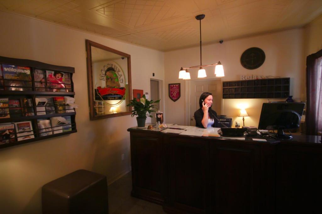La Cuillere A Pot Hotel แซงต์-โดนาต์-เดอ-มงกาล์ม ภายนอก รูปภาพ